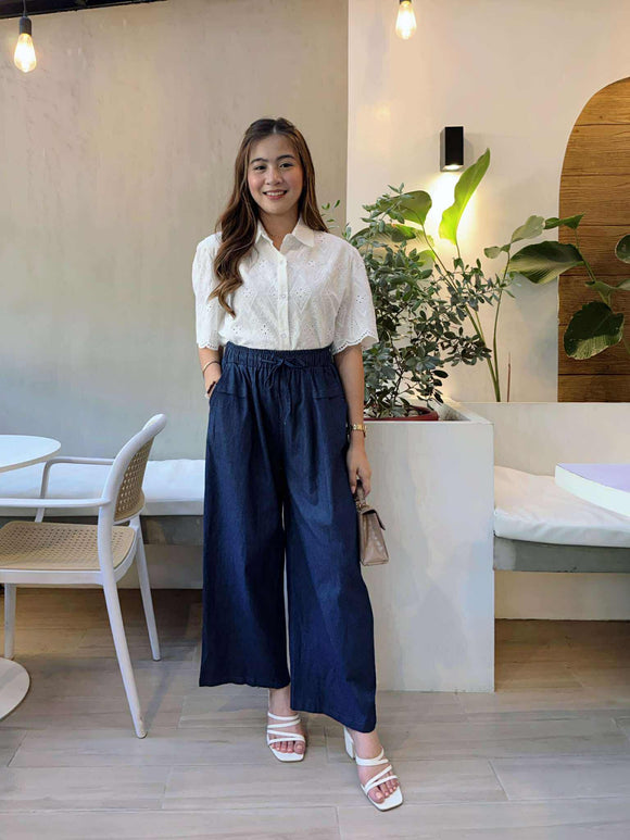 Nayah Premium Eyelet Top