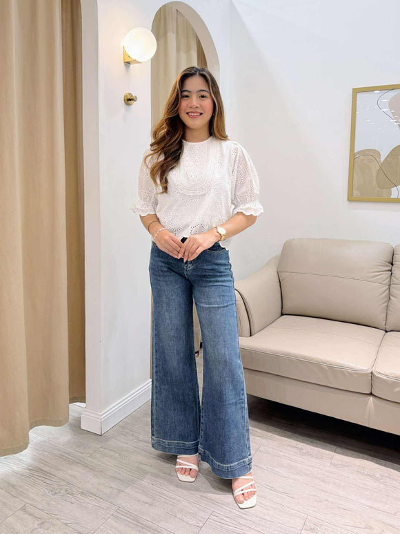 Rena Premium Eyelet Top